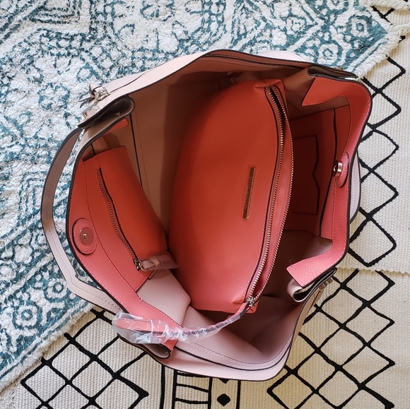 STEVE MADDEN Blush Bolovia Tote Bag - Picture 3 of 3